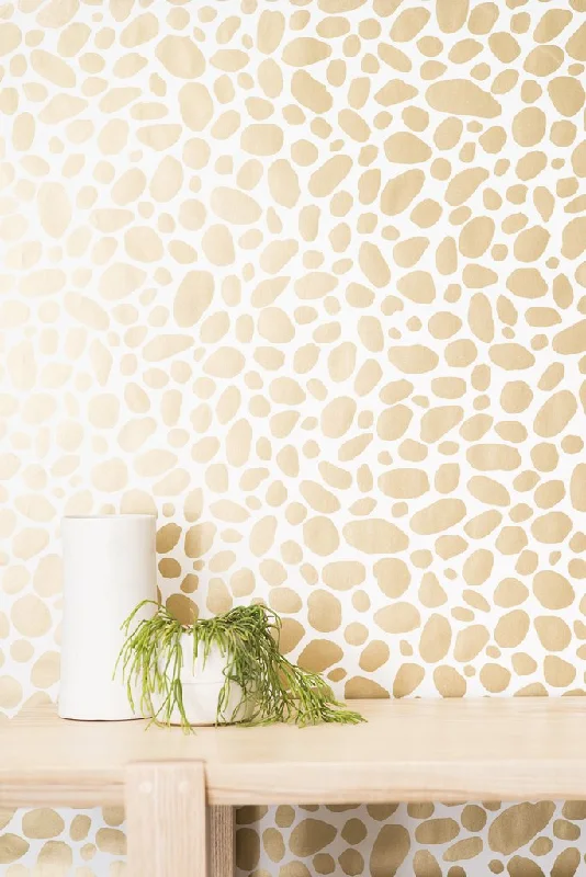 Hoya Wallpaper in Gold on Cream