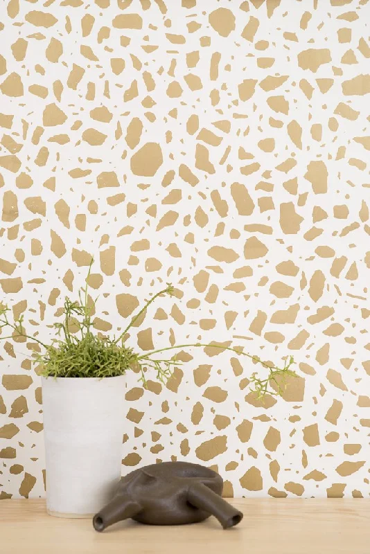 Ibo Wallpaper in Gold on Cream