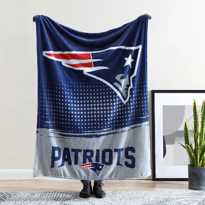 New England Patriots NFL Licensed Gradual Plush Throw Blanket